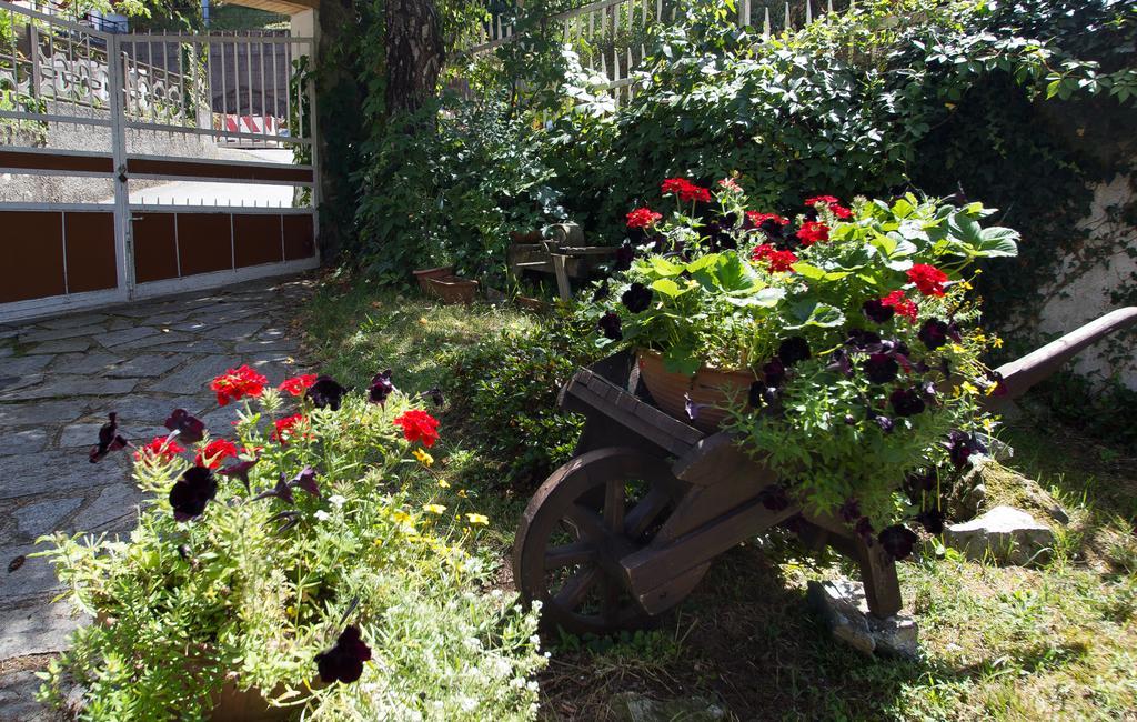 Bed & Breakfast Il Giardino Fiorito Masone Exterior foto